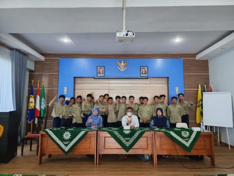 FIKES UMM Lakukan Pengabdian Masyarakat Melalui Edukasi Cegah Kecanduan Alkohol Pada Remaja