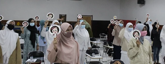 Untuk kesekian kali Prodi Keperawatan berhasil menyelenggarakan seminar online cara bekerja di Jepang. Acara kali ini diikuti lulusan D3, S1 dan profesi ners. Pada program ini para mahasiswa  sesampainya di Jepang, mereka akan ditempatkan di beberapa rumah sakit di berbagai kota.