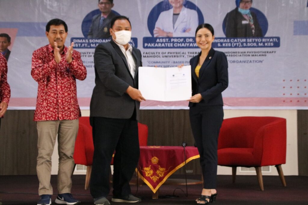 Tak Hanya di Atas Kertas, Kerjasama Mahidol University Thailand dan FIKes UMM Langsung Bersinergi dalam Seminar Internasional Fisioterapi