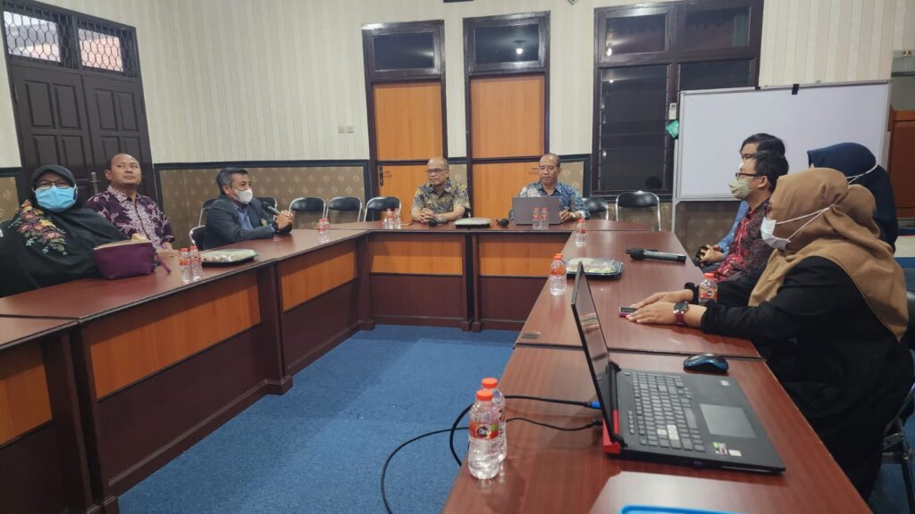 FIKES UMM Ditinjau Oleh Executive Director of APCE- UNESCO Dalam Pengembangan CoE Dan Jejaring Internasional