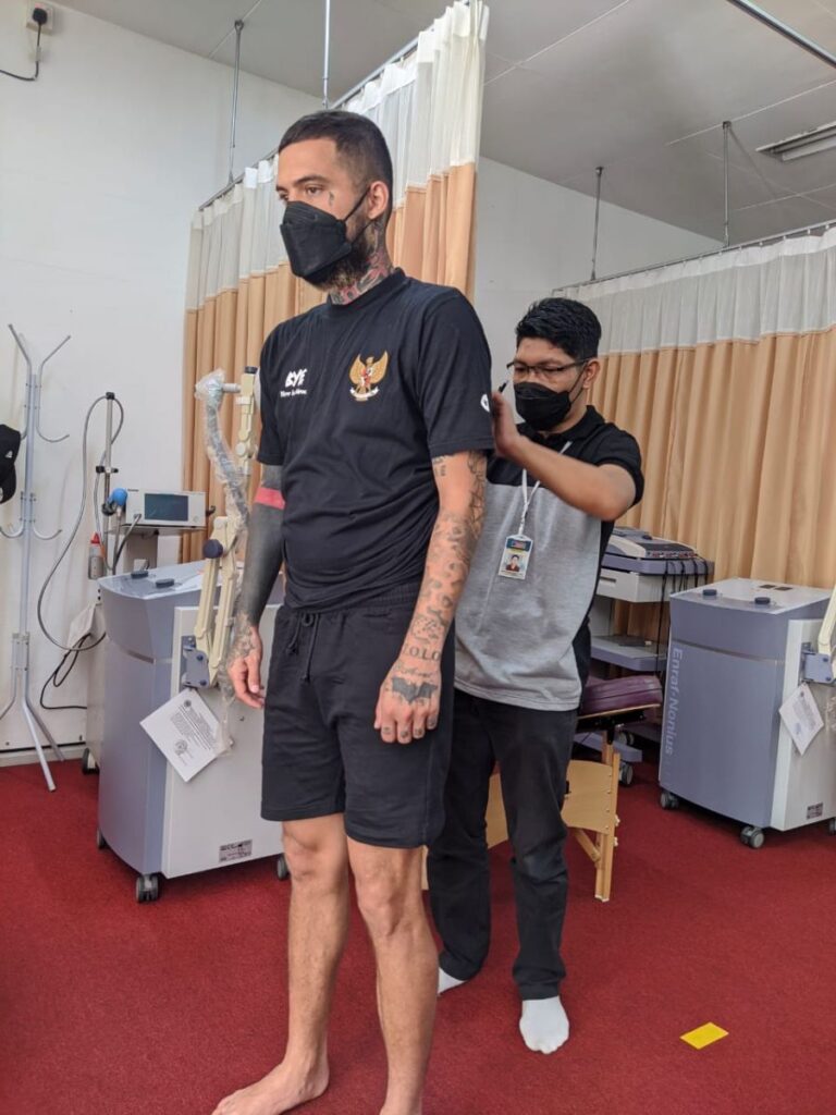 Klinik Fisioterapi FIKES UMM Menjadi Tempat Terapi Bek AREMA FC, Diego Michiels