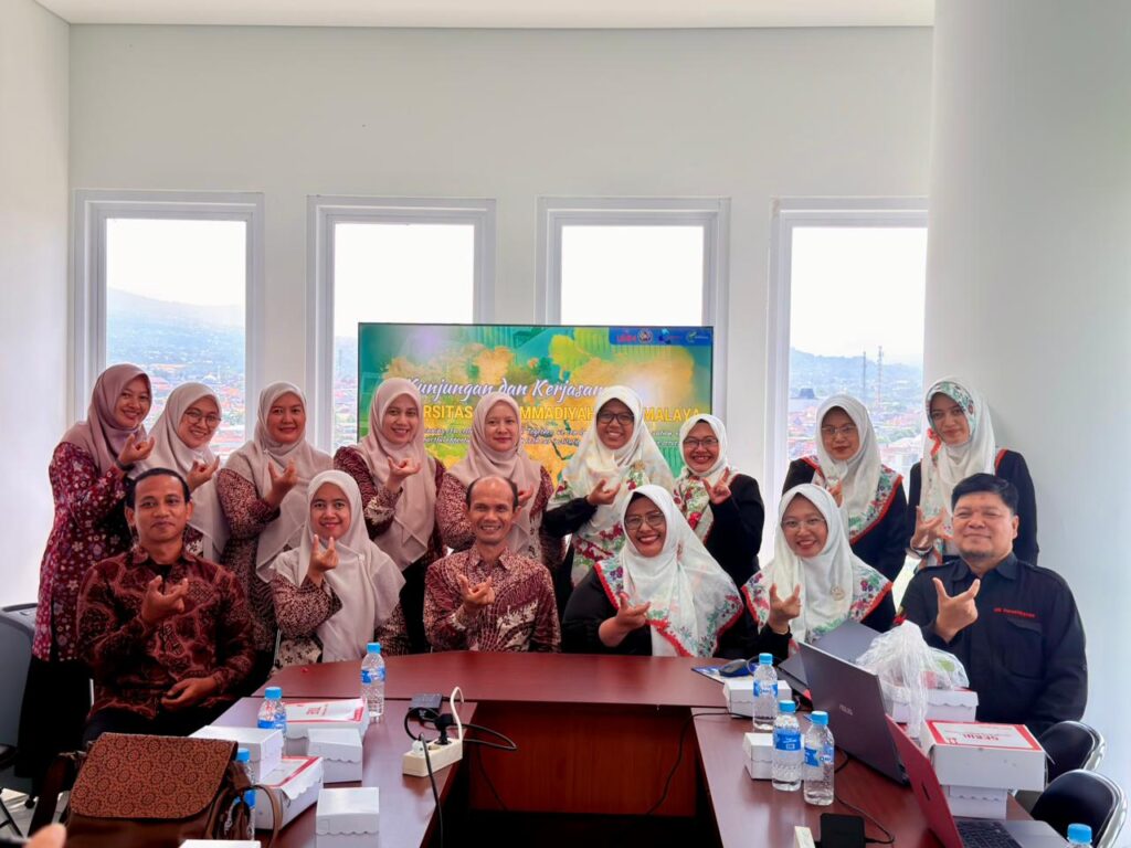 Kunjungan FIKES UMTAS di FIKES UMM