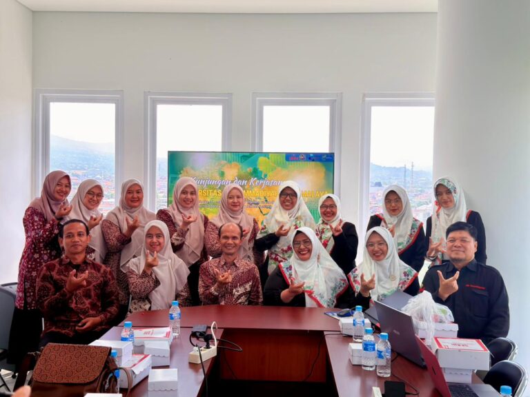 Kunjungan FIKES UMTAS di FIKES UMM